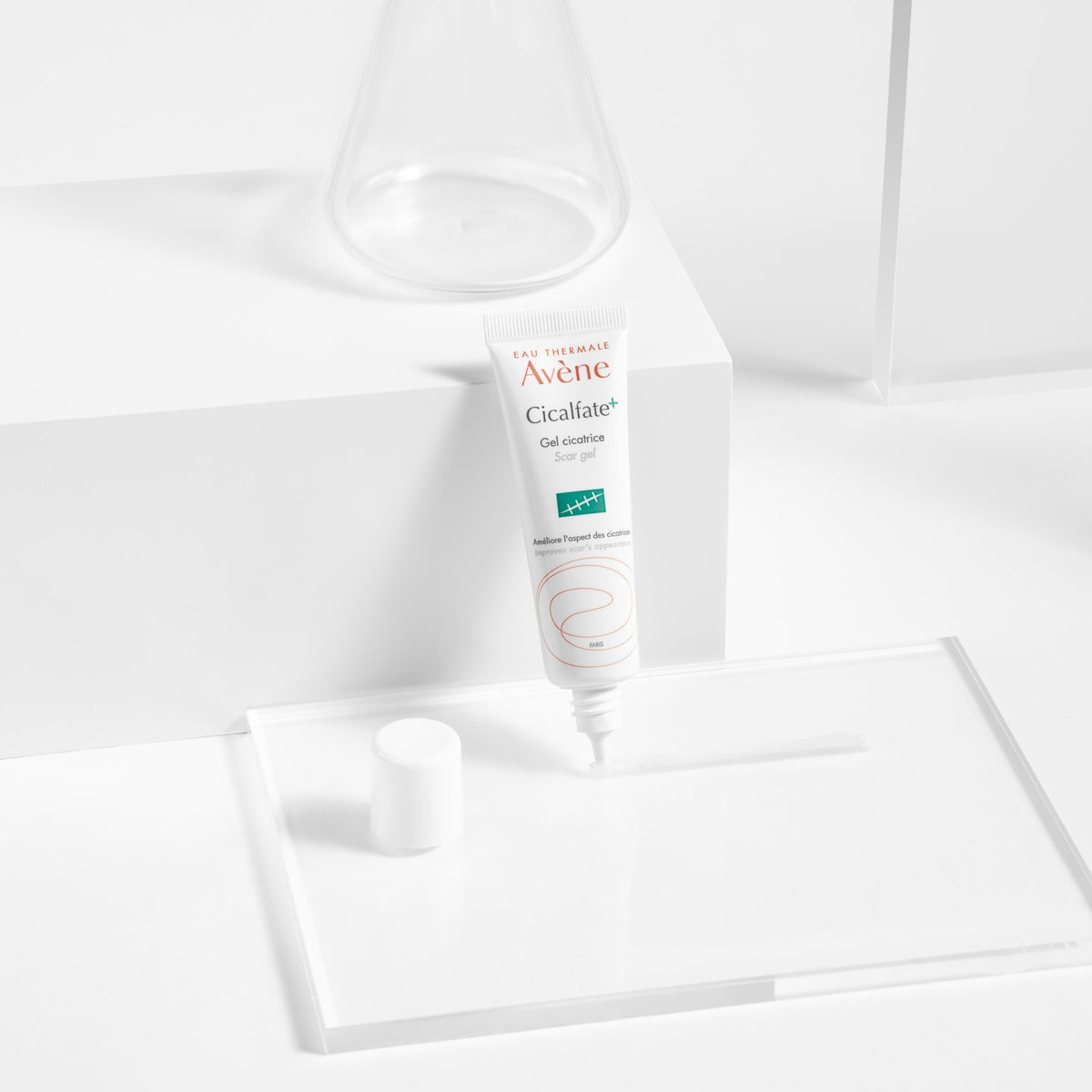 Avène Cicalfate+, open tube with a drop of gel on a clear plate