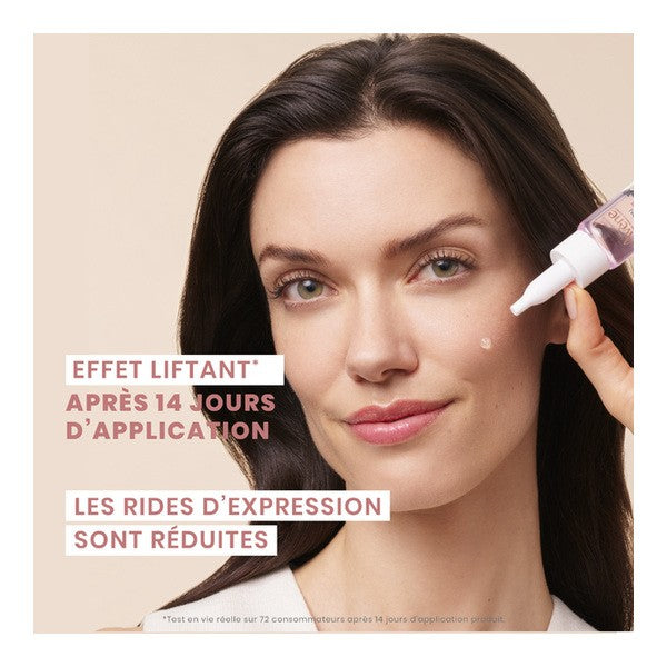Avène Hyaluron Activ, woman holding the dropper bottle with study results in French