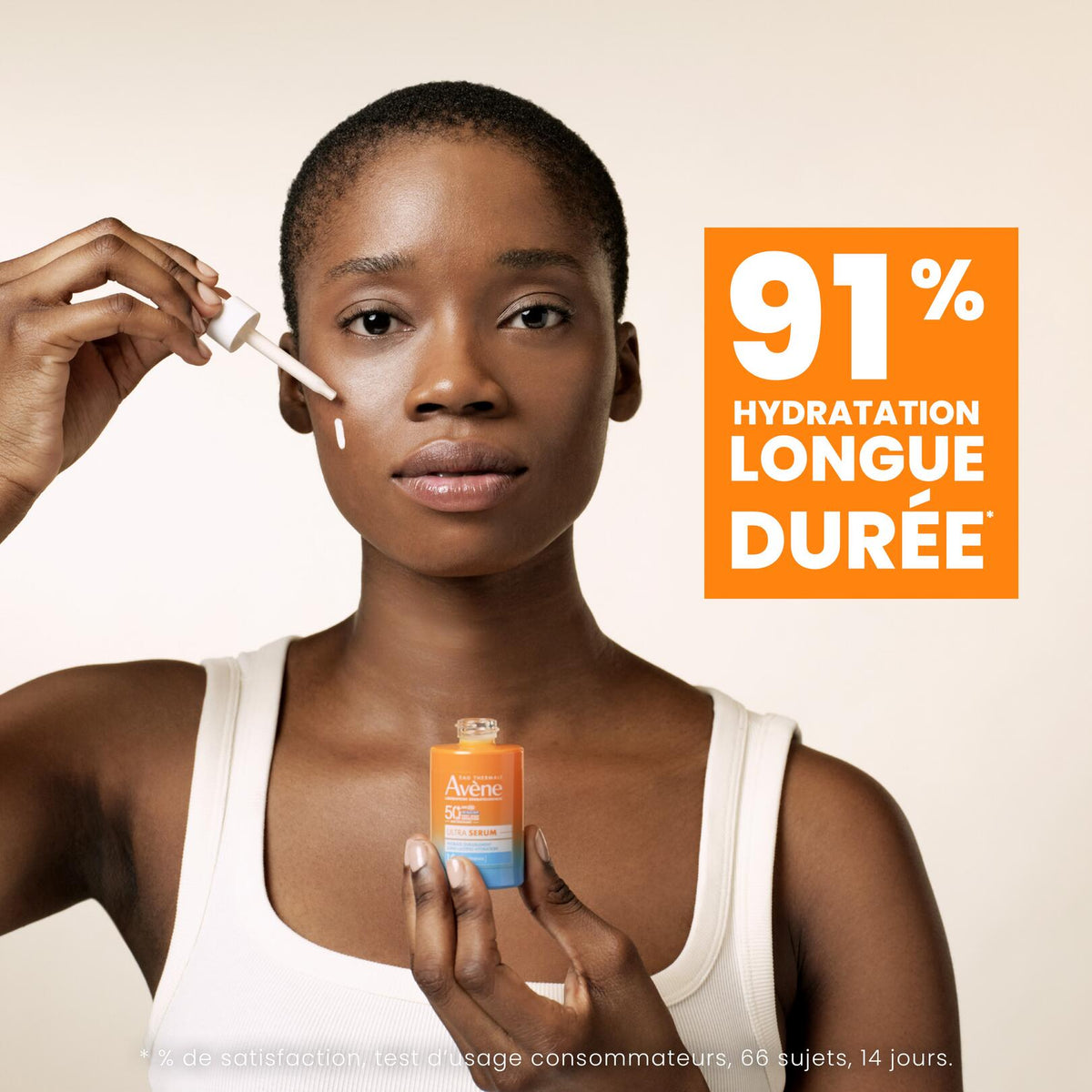 Avène Ultra Serum, woman applying the serum with the dropper, banner in French