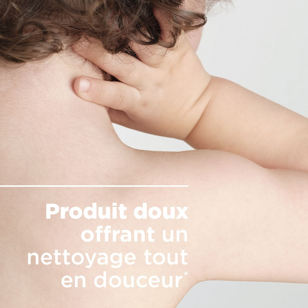 Bioderma ABCDerm, child's hand on the nape of the neck with text in French