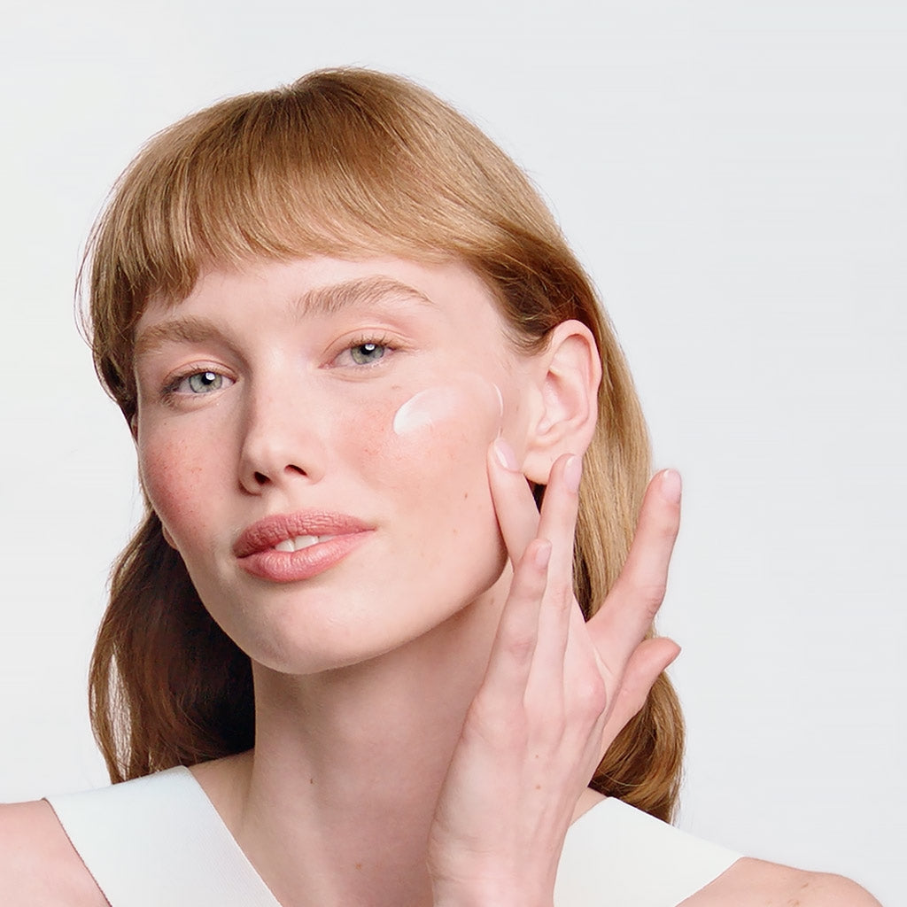 Bioderma Créaline AR+, applied to the face