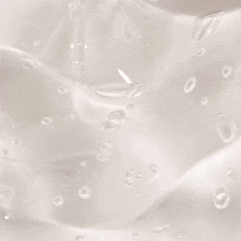 Bioderma Nodé P, pearly shampoo texture with bubbles, close-up