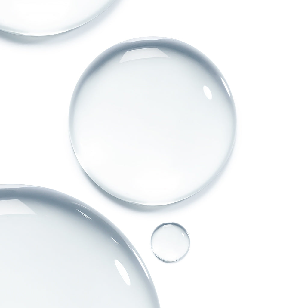 Bioderma Crealine H2O AR, clear droplets on a white background