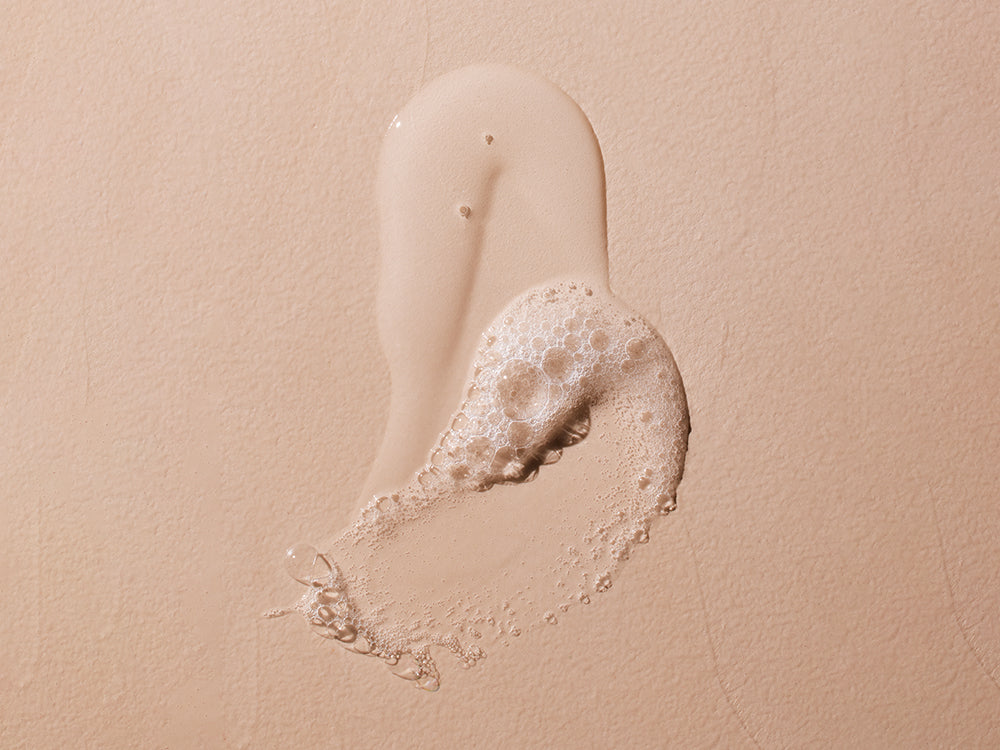 Mustela Cleansing Oil, oil texture swatch