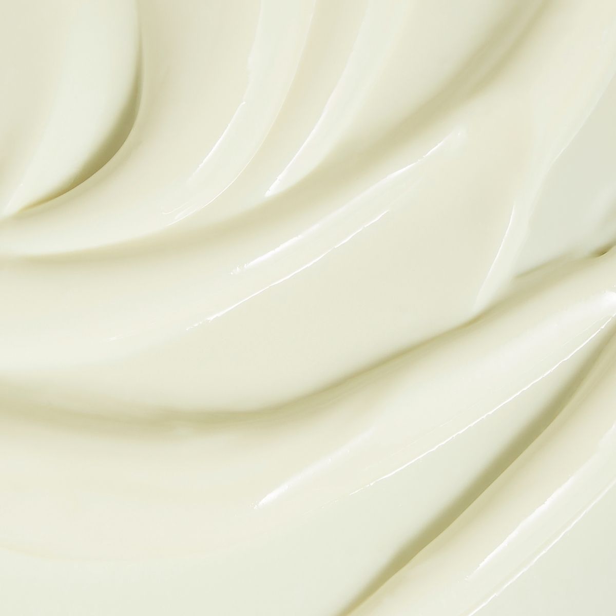 Topicrem MELA, milk texture swatch
