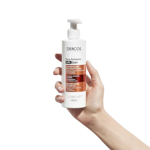 Vichy Dercos Kera-Solutions, hand holding the pump bottle