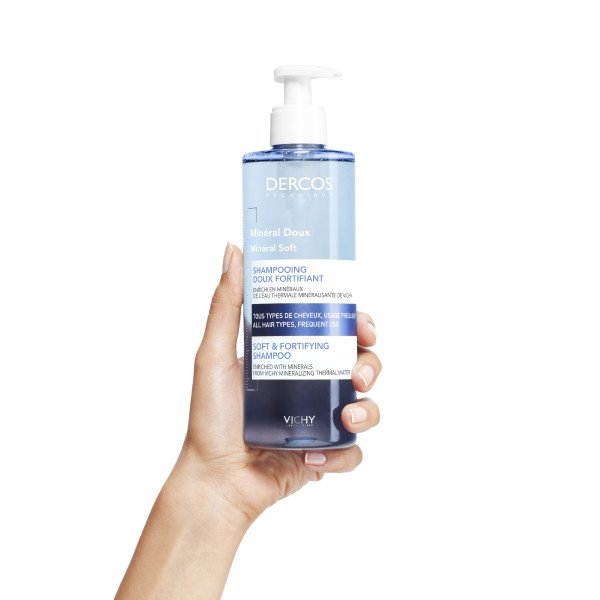 Vichy Dercos Mineral Doux, hand holding the pump bottle