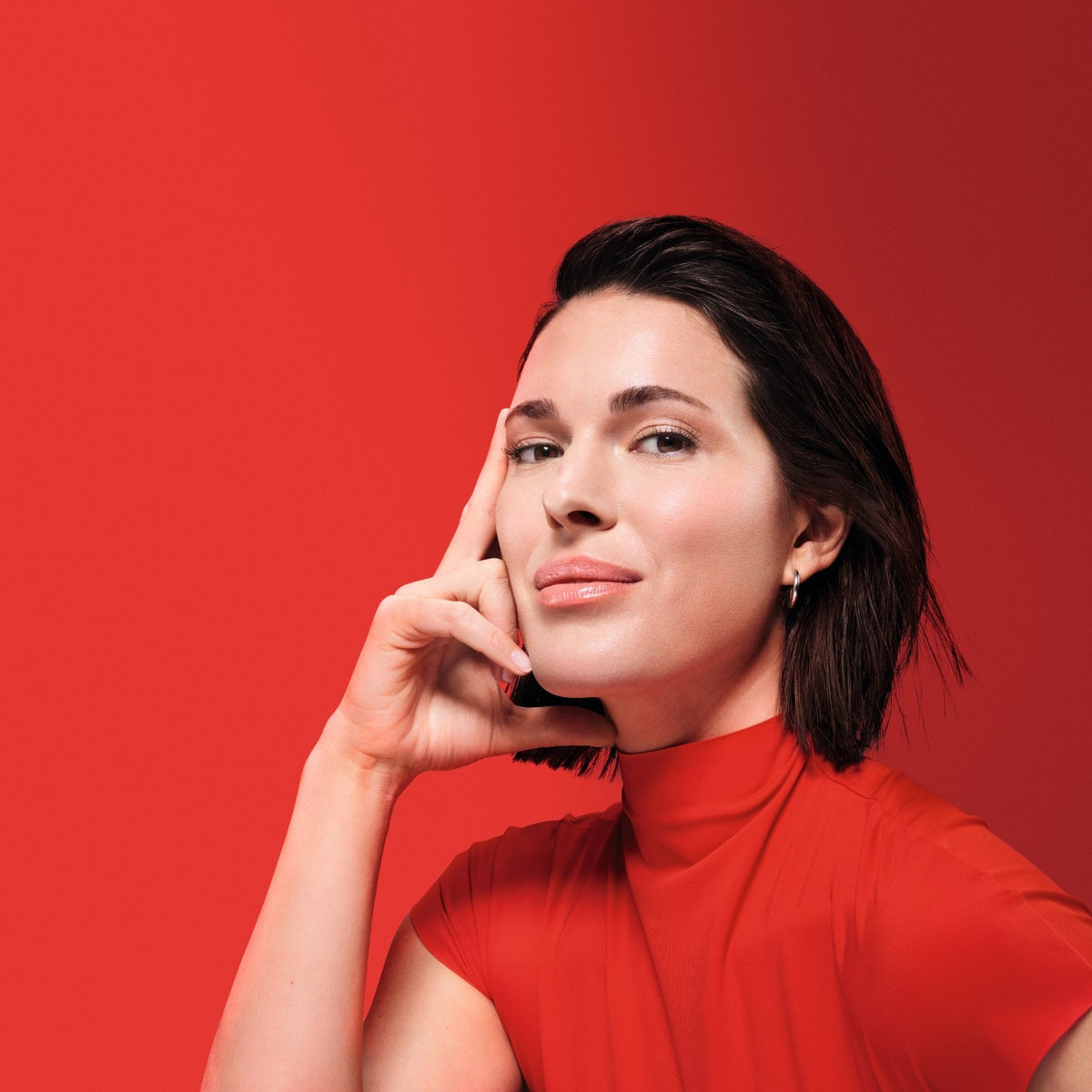 Vichy Liftactiv Collagen Specialist, woman resting her head on her hand