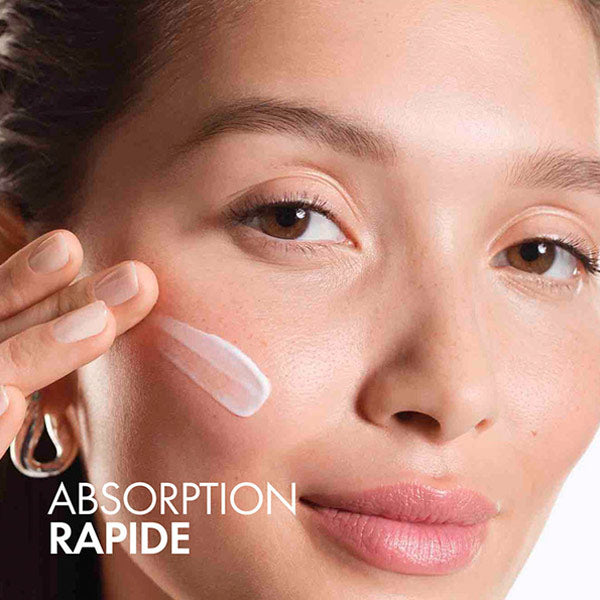 Vichy Liftactiv Hyaluronic Specialist, applied to the face