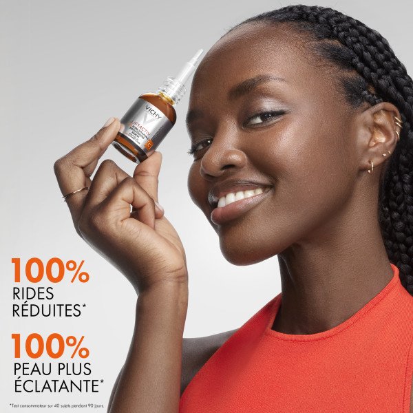 Vichy Liftactiv Vitamin C, smiling woman holding the bottle, study results in French
