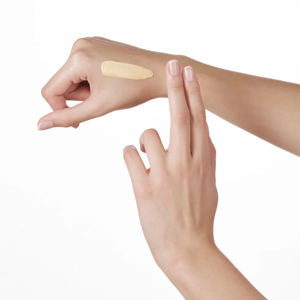 Vichy Neovadiol, cream swatch on the back of a hand
